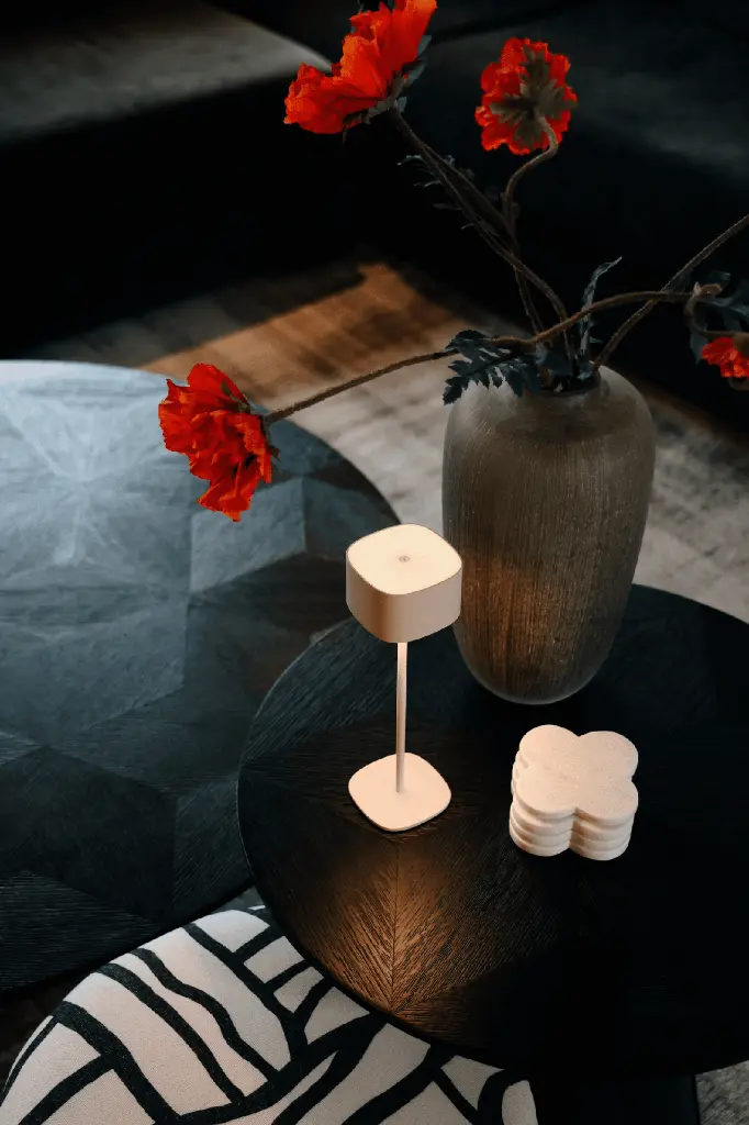 681aab510e1232e06e564726_RechargeableTableLamp-Sand-4301004900-Portrait_1_.JPG-hi-res_1.webp